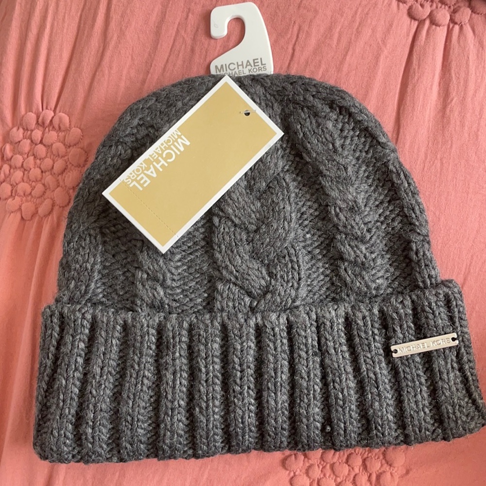 ✨ NWT Michael Kors Beanie✨✨